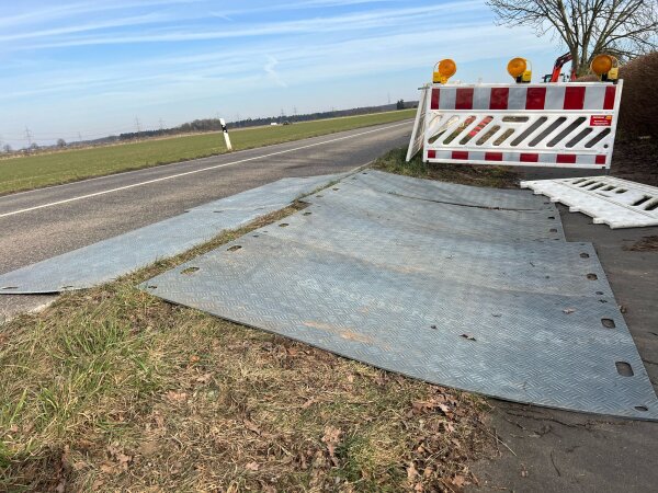 10mm Fahrplatten 1200x2400mm grau 10t/m2* Bodenplatte Bodenschutzplatten Kunststoffplatten Bodenschutzmatte