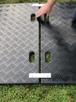 40m² SET - 20x Fahrplatten 15x1000x2000mm schwarz + 1 Transportgestell lackiert mit Kunststoffverbinder